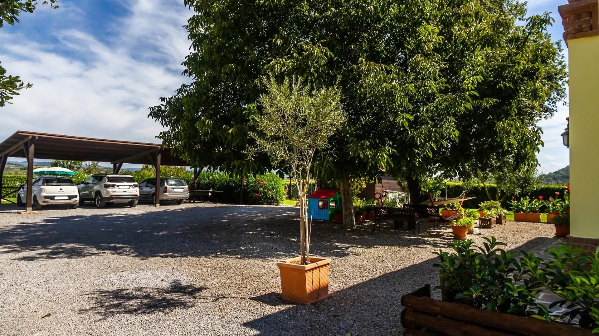 Casale Fattoria Benaris Villa Marsiliana Italy